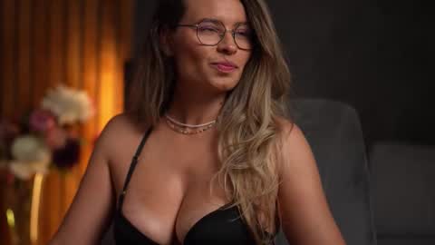 Snapshot of brandywhite chatting on 10.05.25 Alex online show from 10.05.25