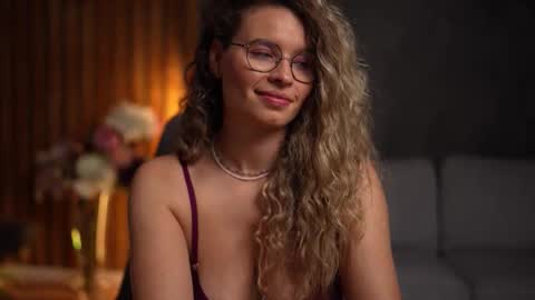 Snapshot of brandywhite chatting on 11.08.25 Alex online show from 11.08.25