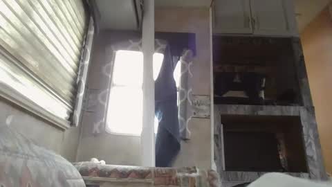 Snapshot of bratbrat23 chatting on 02.14.25 Bay online show from 02.14.25