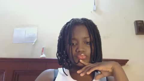 Snapshot of bratzara chatting on 09.23.25 Zara online show from 09.23.25