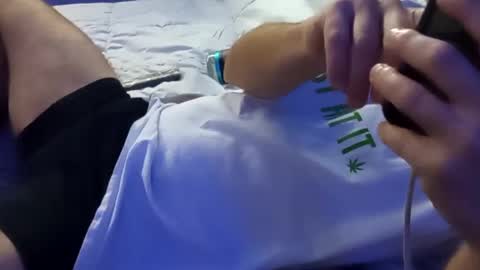 Snapshot of brazilfit420 chatting on 12.30.24 hard like rock online show from 12.30.24