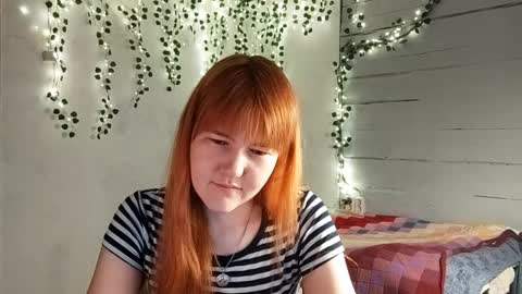 Snapshot of breannedevier chatting on 04.06.26 Dina online show from 04.06.26