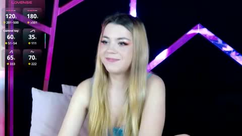 Snapshot of breezelle chatting on 12.16.25 Zeline online show from 12.16.25