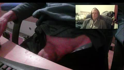 Snapshot of bremer64 chatting on 12.15.25 bremer64 online show from 12.15.25