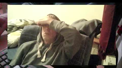 Snapshot of bremer64 chatting on 12.19.25 bremer64 online show from 12.19.25