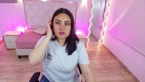 Snapshot of brendda_tay chatting on 12.03.25 BRENDDA online show from 12.03.25