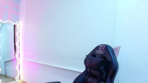 Snapshot of brendda_tay chatting on 12.05.25 BRENDDA online show from 12.05.25