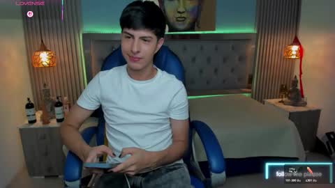 Snapshot of brent18_ chatting on 11.19.25 Esteban online show from 11.19.25