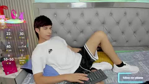 Snapshot of brent18_ chatting on 12.20.25 Esteban online show from 12.20.25