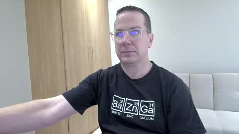 Snapshot of brettdj chatting on 11.16.25 Brett online show from 11.16.25