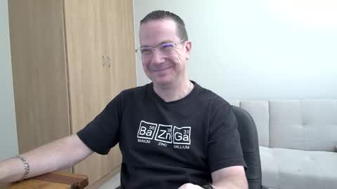 Snapshot of brettdj chatting on 12.23.25 Brett online show from 12.23.25