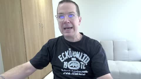 Snapshot of brettdj chatting on 04.03.26 Brett online show from 04.03.26