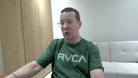 Snapshot of brettdj chatting on 04.07.26 Brett online show from 04.07.26