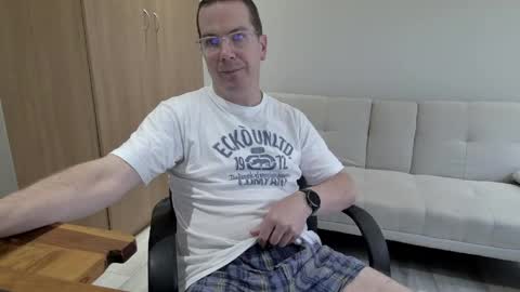 Snapshot of brettdj chatting on 04.12.26 Brett online show from 04.12.26