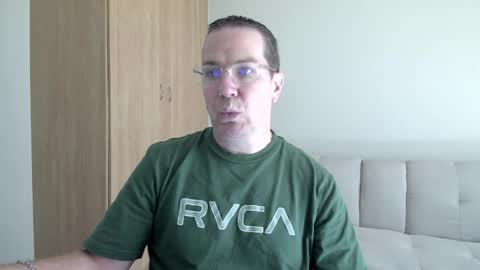 Snapshot of brettdj chatting on 04.18.26 Brett online show from 04.18.26