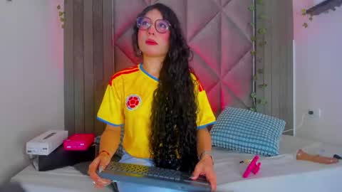 B R I A  online show from 06.18.26