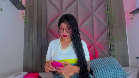 B R I A  online show from 06.24.26