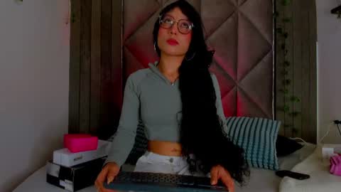 B R I A  online show from 07.18.26