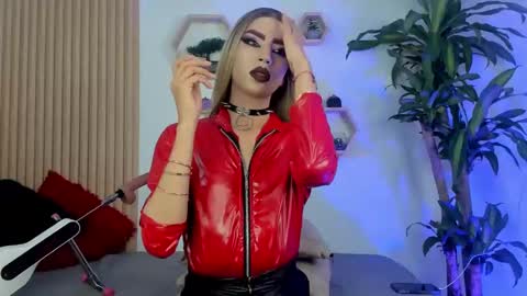 Snapshot of briana_white chatting on 09.23.25 briana_white online show from 09.23.25