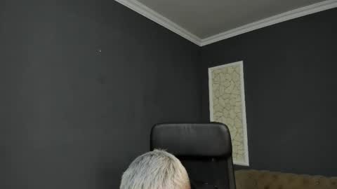 Snapshot of brianhunts chatting on 12.19.25 Brian online show from 12.19.25