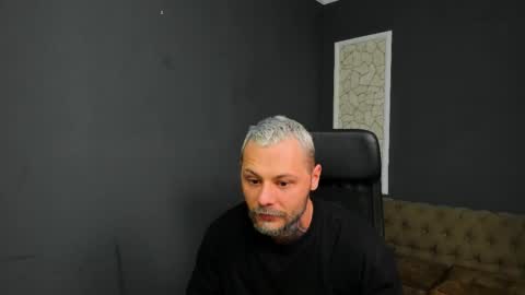 Snapshot of brianhunts chatting on 12.22.25 Brian online show from 12.22.25