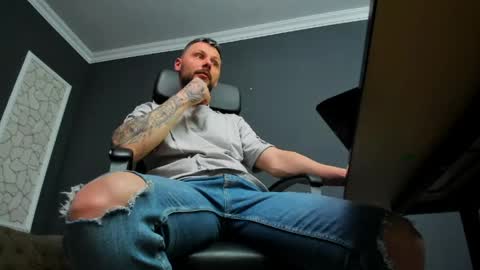 Snapshot of brianhunts chatting on 03.11.26 Brian online show from 03.11.26