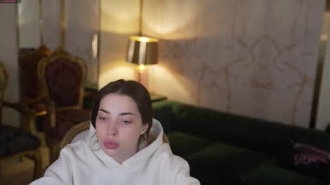 Snapshot of bright_diamonds_054 chatting on 12.01.25 Diamonds Girls online show from 12.01.25