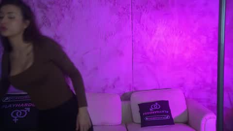 Snapshot of bright_diamonds_054 chatting on 01.17.26 Diamonds Girls online show from 01.17.26