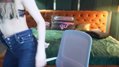 Snapshot of bright_diamonds_054 chatting on 02.05.26 Diamonds Girls online show from 02.05.26