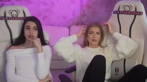 Snapshot of bright_diamonds_054 chatting on 02.17.26 Diamonds Girls online show from 02.17.26