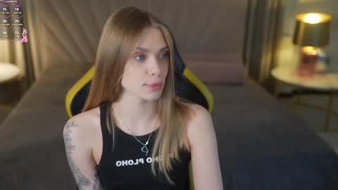 Snapshot of bright_diamonds_054 chatting on 03.17.26 Diamonds Girls online show from 03.17.26