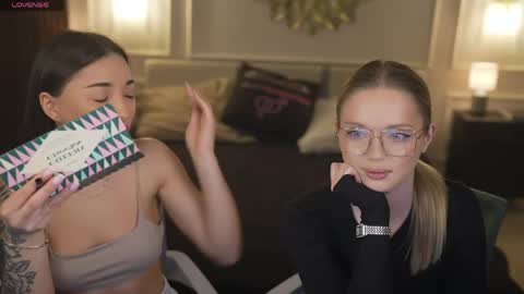 Diamonds Girls online show from 04.22.26
