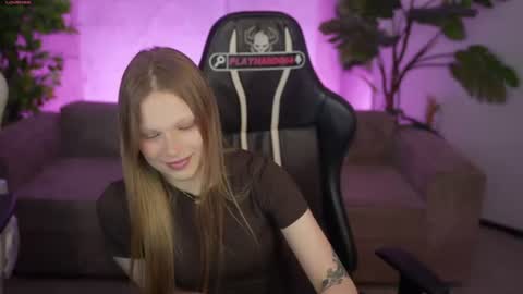 Diamonds Girls online show from 06.12.26