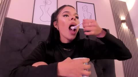 Snapshot of brithanysummer chatting on 01.11.26 brithanysummer online show from 01.11.26