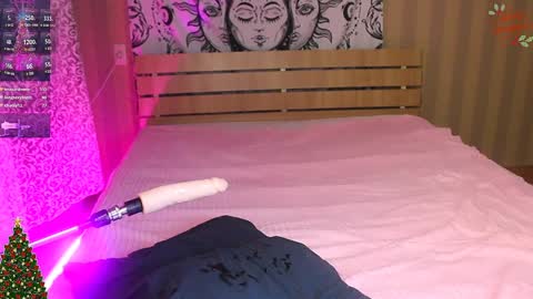 Snapshot of britneyfoxxxx1 chatting on 12.27.24 Britney. Part-time devil  online show from 12.27.24