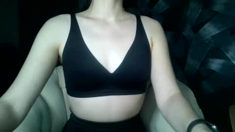 Snapshot of britneykittens chatting on 01.08.25 BritneyKittens online show from 01.08.25