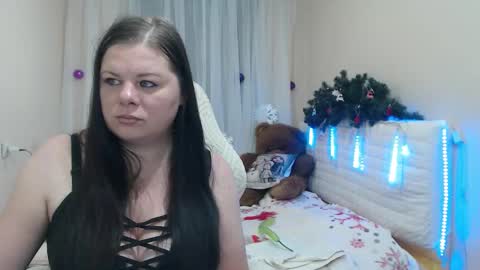 Snapshot of britneyraine chatting on 12.17.25 britneyraine online show from 12.17.25