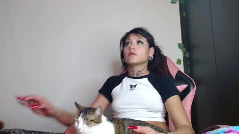 Snapshot of brittany_bubbles chatting on 02.20.26 maru miaw Please help me to reach 100 thumbs up online show from 02.20.26