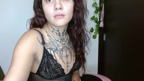 Snapshot of brittany_bubbles chatting on 03.11.26 maru miaw Please help me to reach 100 thumbs up online show from 03.11.26