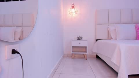 Snapshot of brittany_cute18 chatting on 12.13.24   online show from 12.13.24