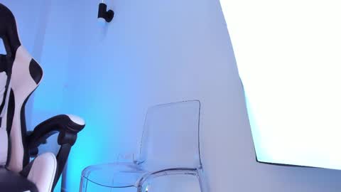 Snapshot of brittany_cute18 chatting on 02.18.25   online show from 02.18.25