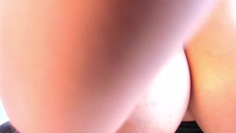 Snapshot of brittany_cute18 chatting on 02.26.25   online show from 02.26.25