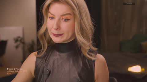 Snapshot of bronnica chatting on 01.04.25 Anna online show from 01.04.25