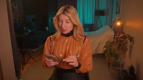 Anna online show from 12.16.25