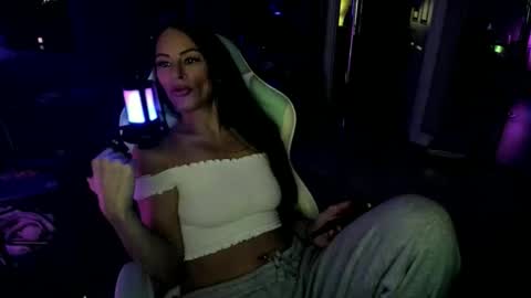 Snapshot of brookesummerxo chatting on 04.11.26 Brooke Summer xo online show from 04.11.26