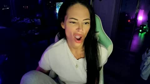 Snapshot of brookesummerxo chatting on 04.17.26 Brooke Summer xo online show from 04.17.26