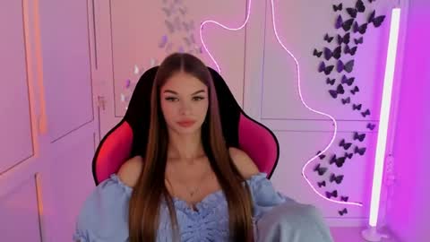 Snapshot of brooklunglow_ chatting on 07.26.26 Vlada online show from 07.26.26