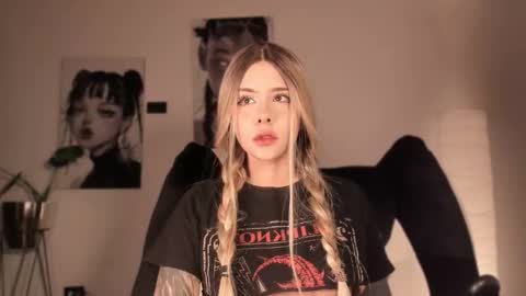 Snapshot of brooklyn_baby_ chatting on 02.24.26 Nat Independent model Please help me to reach 200 thumbs up online show from 02.24.26