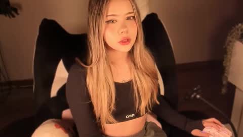 Snapshot of brooklyn_baby_ chatting on 03.04.26 Nat Independent model Please help me to reach 200 thumbs up online show from 03.04.26