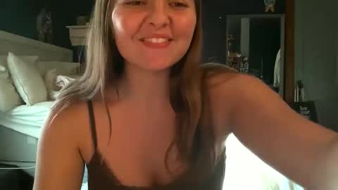 Snapshot of brunettebaby040 chatting on 10.04.25 brunettebaby040 online show from 10.04.25